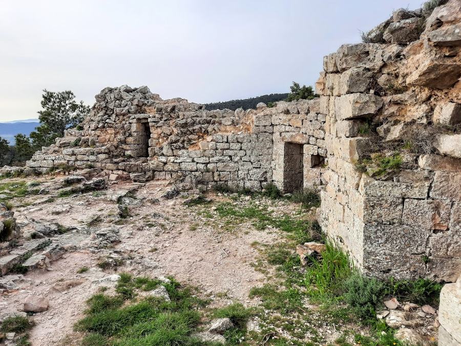 Rocbaron, ruines de Saint Sauveur