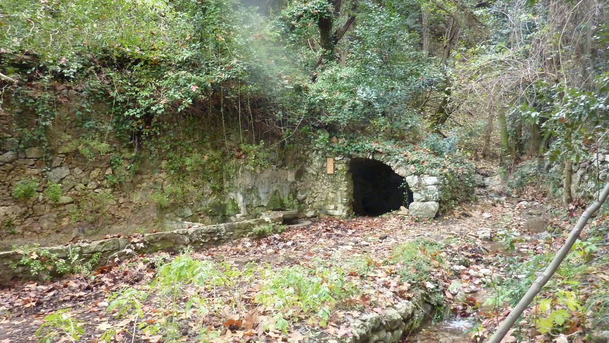 Solliès-Ville, les crêches