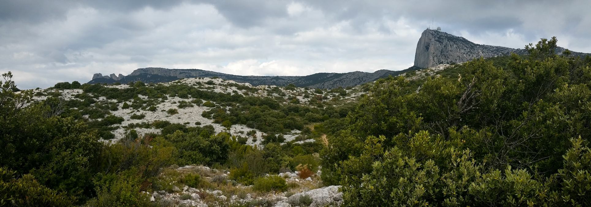 Cuges les Pins, le mont Cruvelier