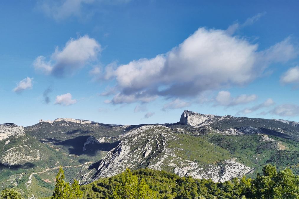 Cuges les Pins, le mont Cruvelier