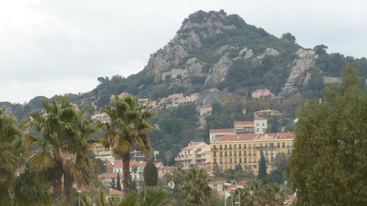 De la Maison du terroir au château d'Hyères