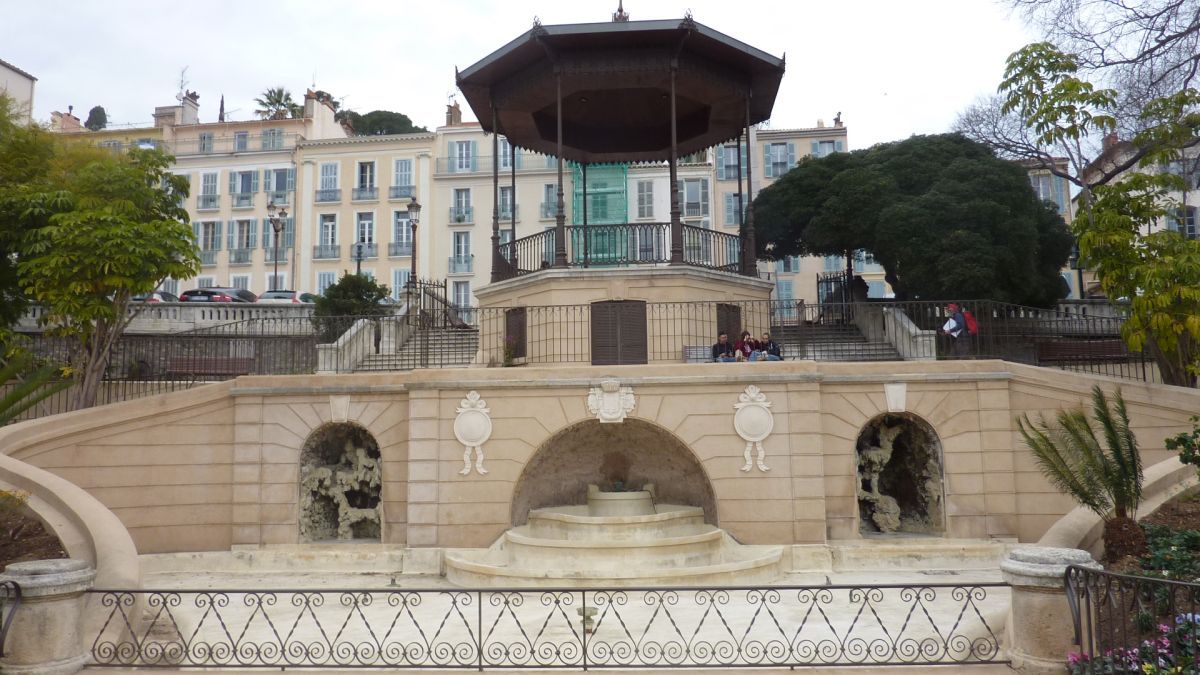 De la Maison du terroir au château d'Hyères