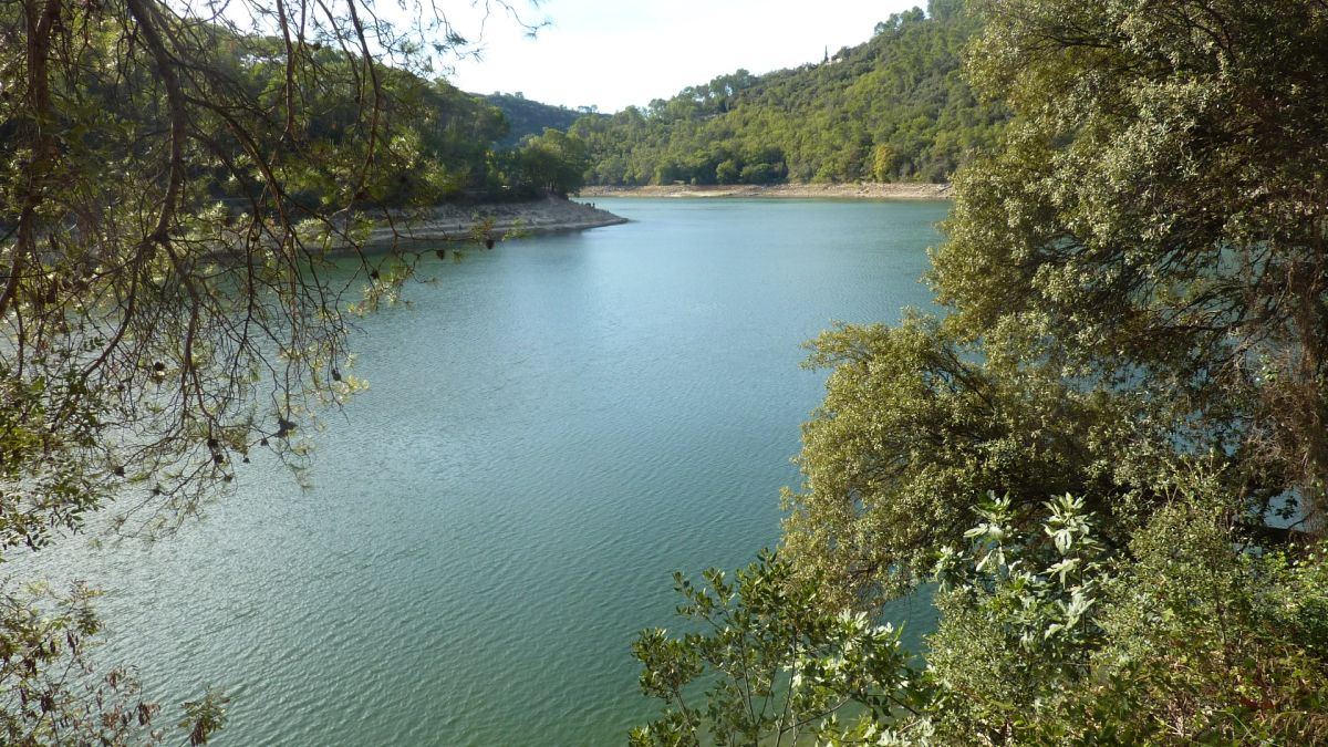 Carcès, tour du lac