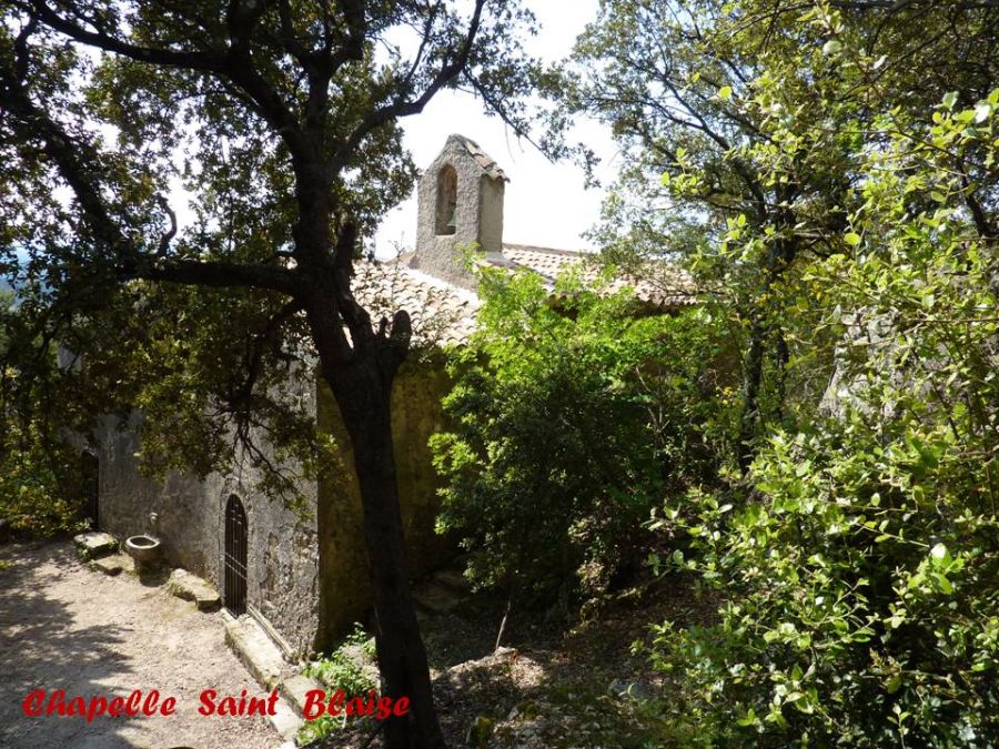 Le Val, les 3 chapelles