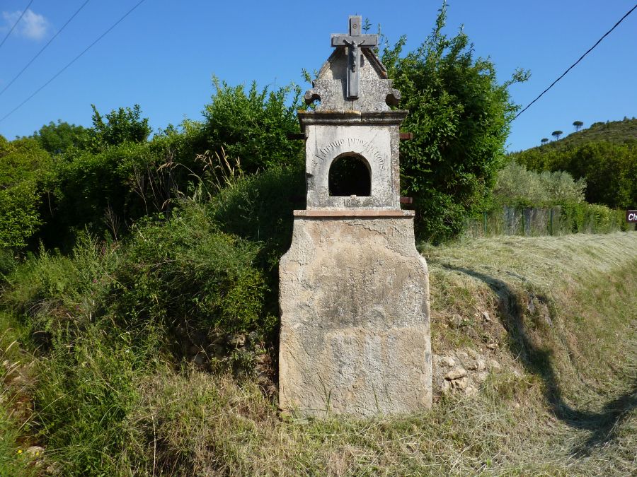 Le Val, les 3 chapelles