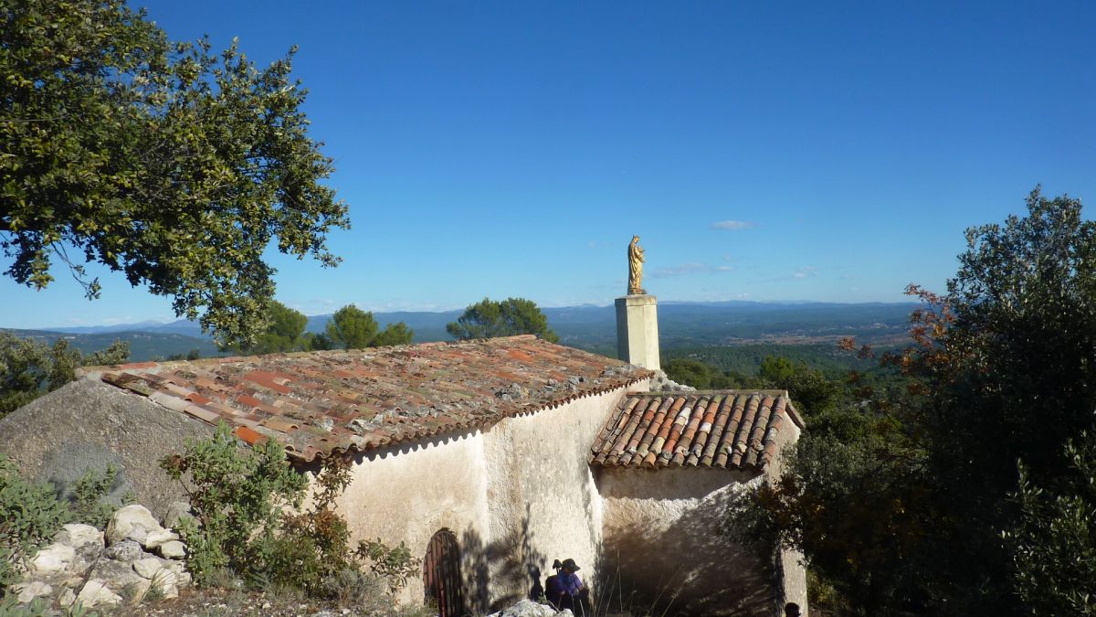 Le Val, les 3 chapelles