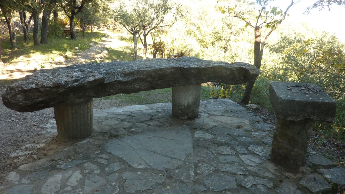 Le Val, les 3 chapelles