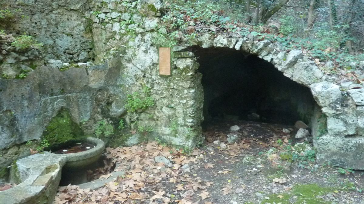 Solliès-Ville, les crèches