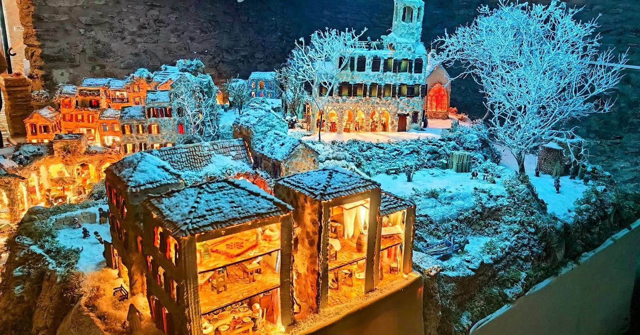 La Garde-Freinet, crèche et Grimaud