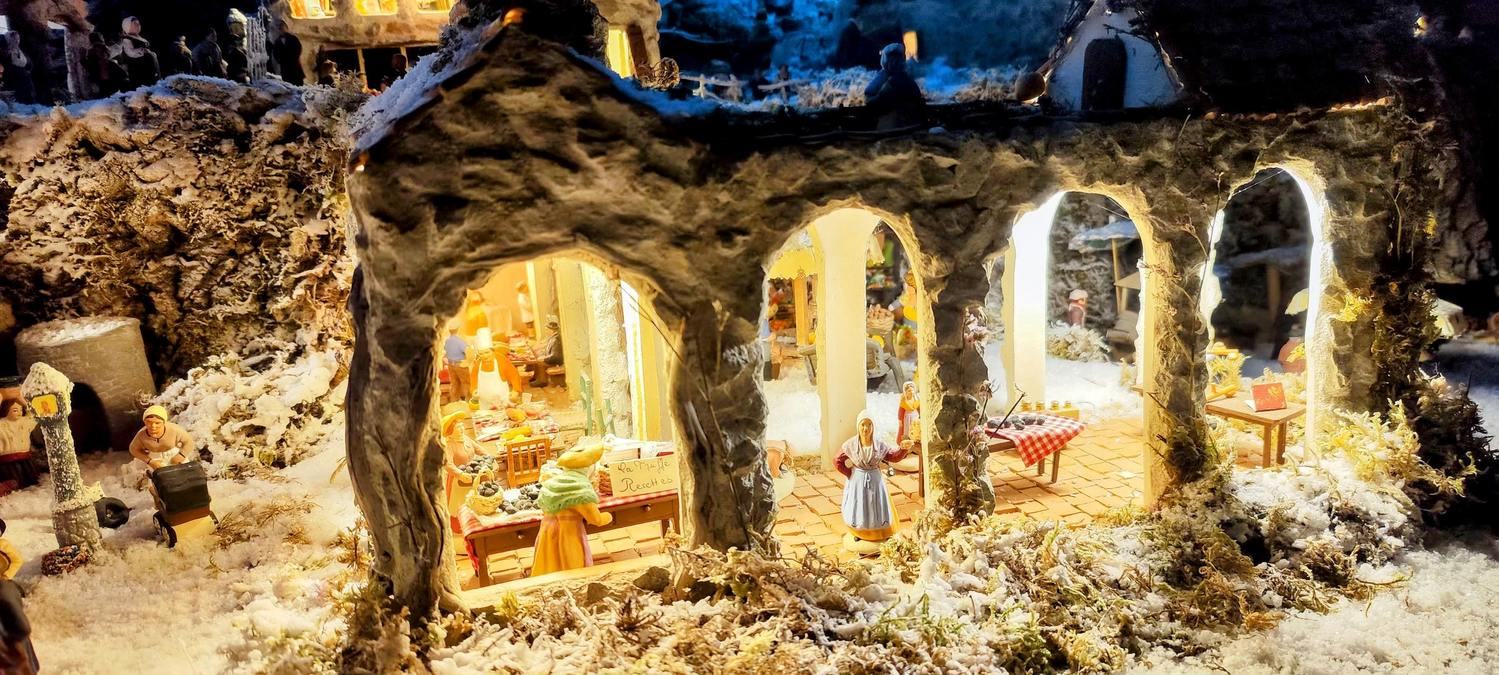 La Garde-Freinet, crèche et Grimaud
