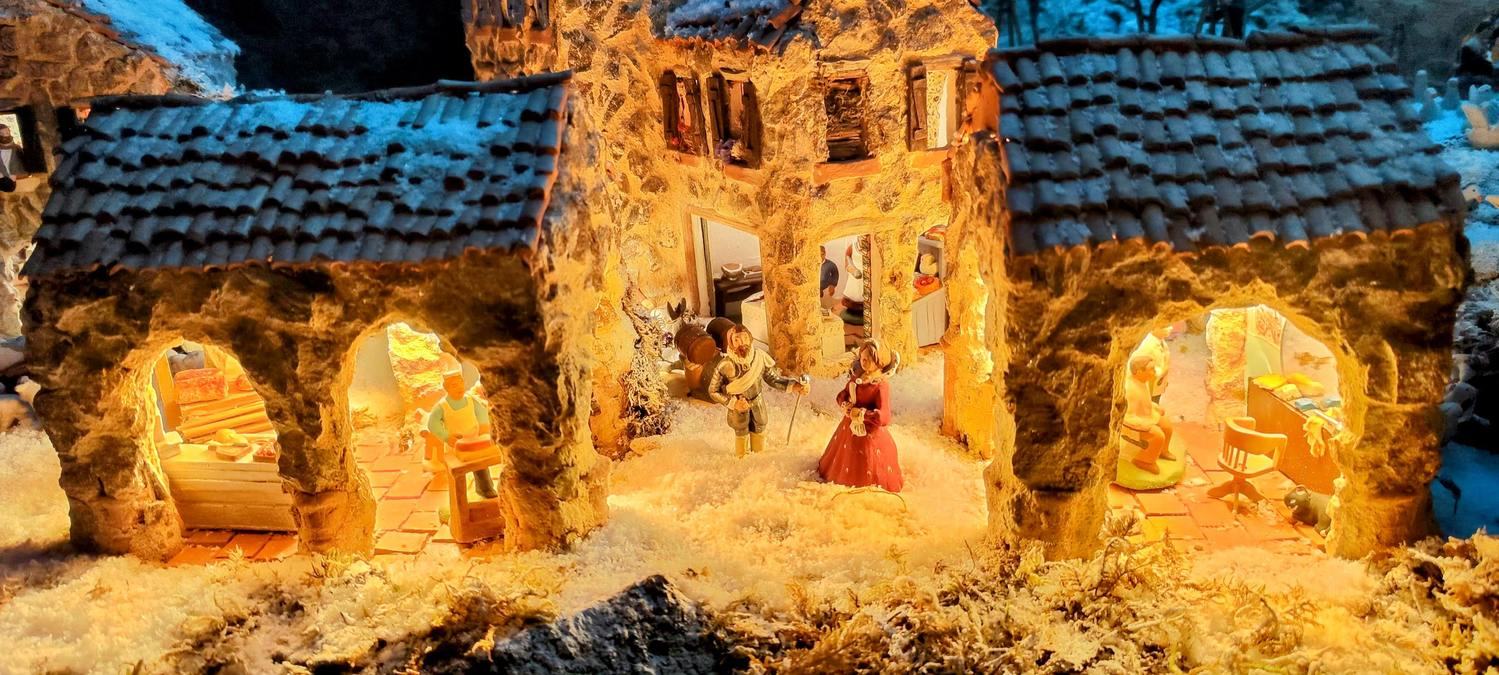 La Garde-Freinet, crèche et Grimaud