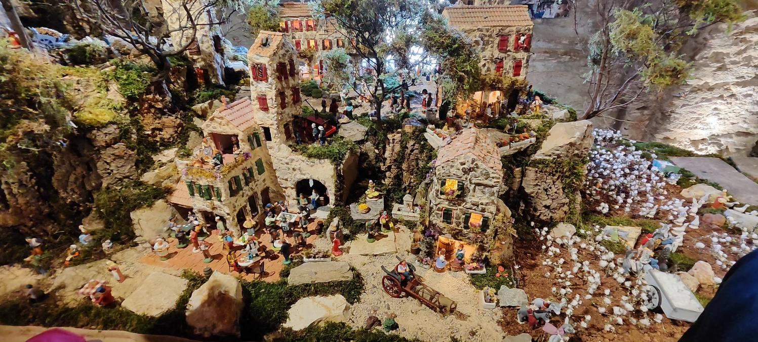 La Garde-Freinet, crèche et Grimaud