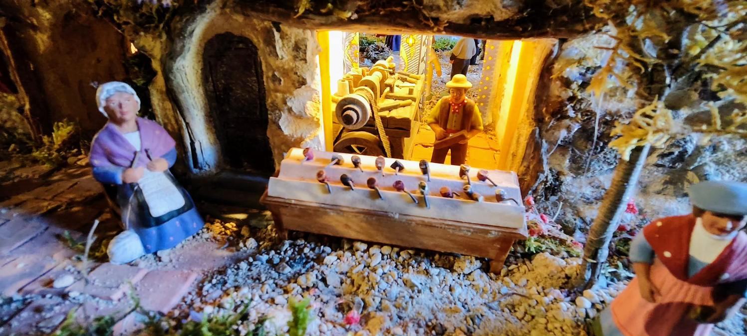 La Garde-Freinet, crèche et Grimaud