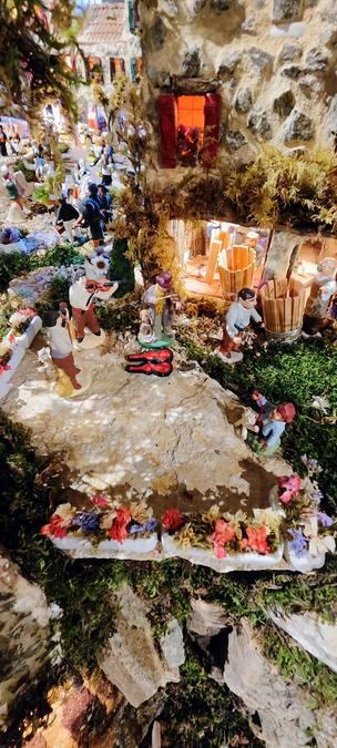 La Garde-Freinet, crèche et Grimaud