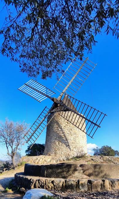 La Garde-Freinet, crèche et Grimaud