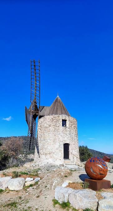 La Garde-Freinet, crèche et Grimaud