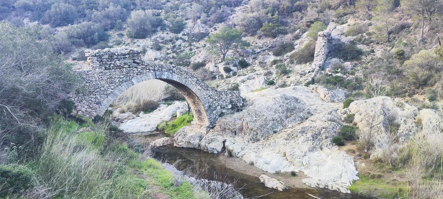 La Garde-Freinet, crèche et Grimaud
