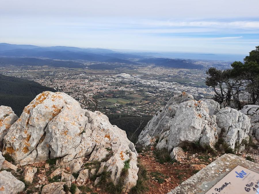 Solliès-Ville, montée du Coudon