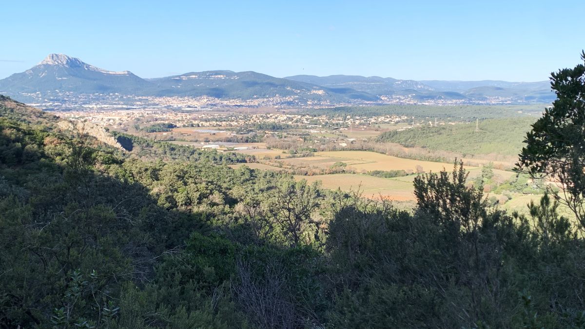 Hyères, les Maurettes et château