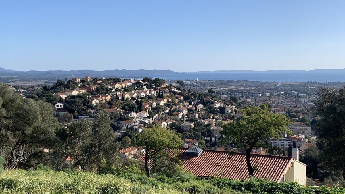 Hyères, les Maurettes et château