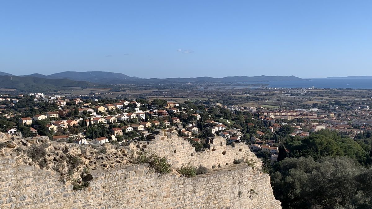 Hyères, les Maurettes et château