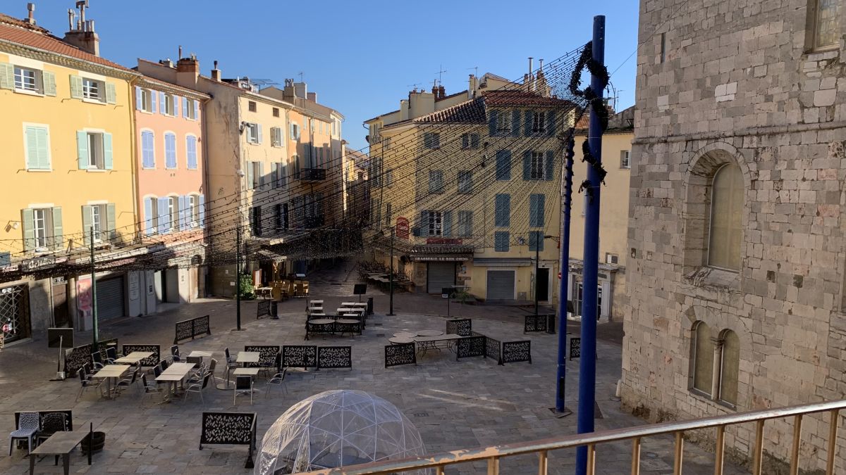 Hyères, les Maurettes et château