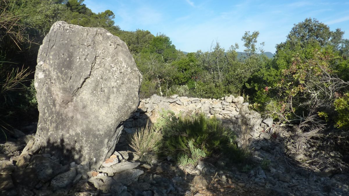 Néoules, pilon Saint Clément