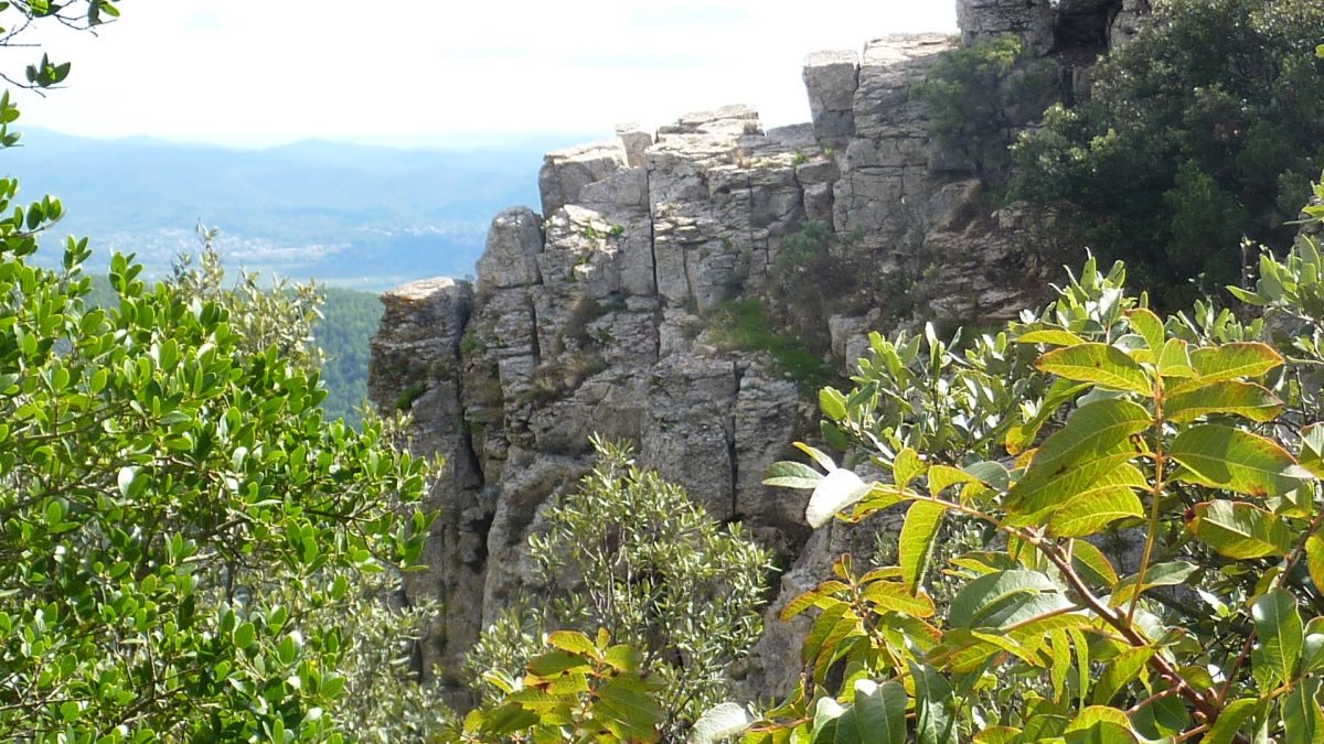 Néoules, pilon Saint Clément